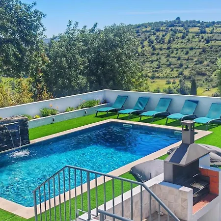 The View House *