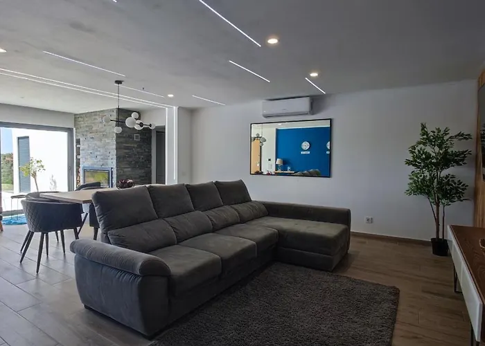 The View House Вилла *